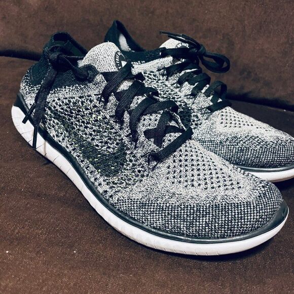 Nike Women's Free RN Flyknit 2018 Oreo Running Athletic 942839-101 Size 9 US - Picture 1 of 10
